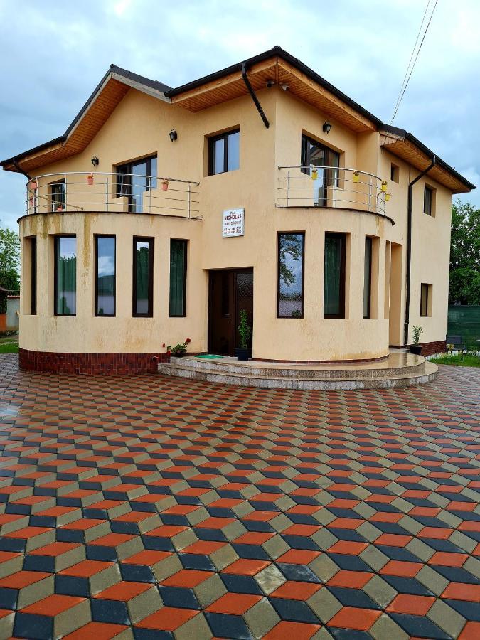 Vila Nicholas Barcanesti Экстерьер фото