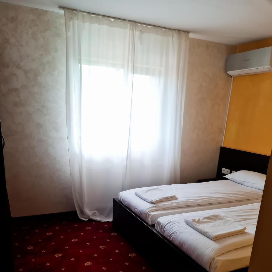 Vila Nicholas Barcanesti Экстерьер фото